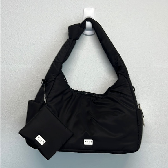 🖤💖 Wilo The Brand Knot Cresent Travels Bag w/ Crossbody & Carry-On Straps ✈️ - Picture 1 of 9